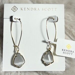 Kendra Scott Gold and Stone Drop Earrings NWT 💎